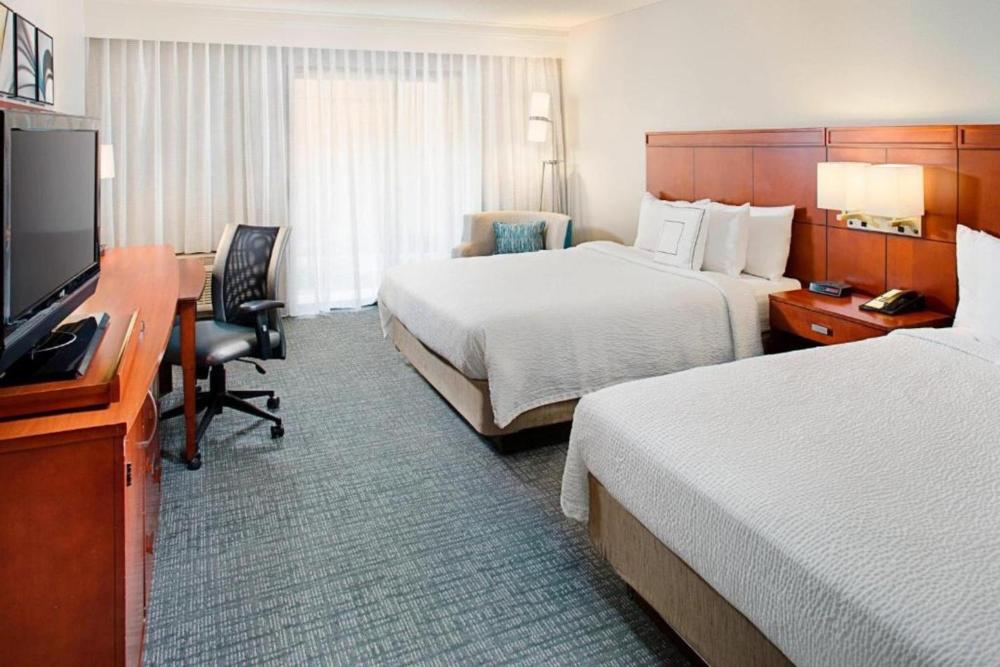 Queen Room with Two Queen Beds interior